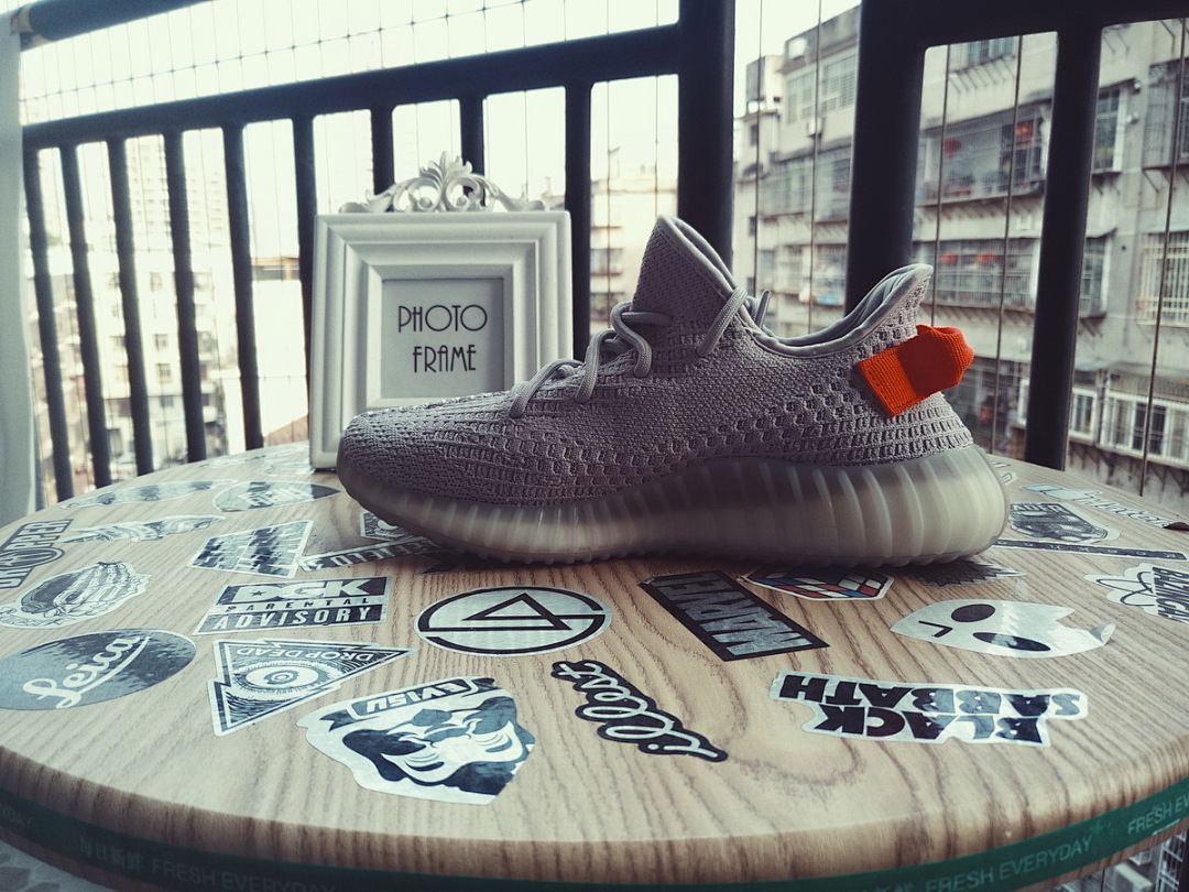 yupoo_361843_db65faab.jpg 【AB1AH】尾灯9017 阿迪达斯椰子350二代 本地真爆米花 FX9017 adidas Yeezy Boost 350 V2 “Tail Light”Real Boost