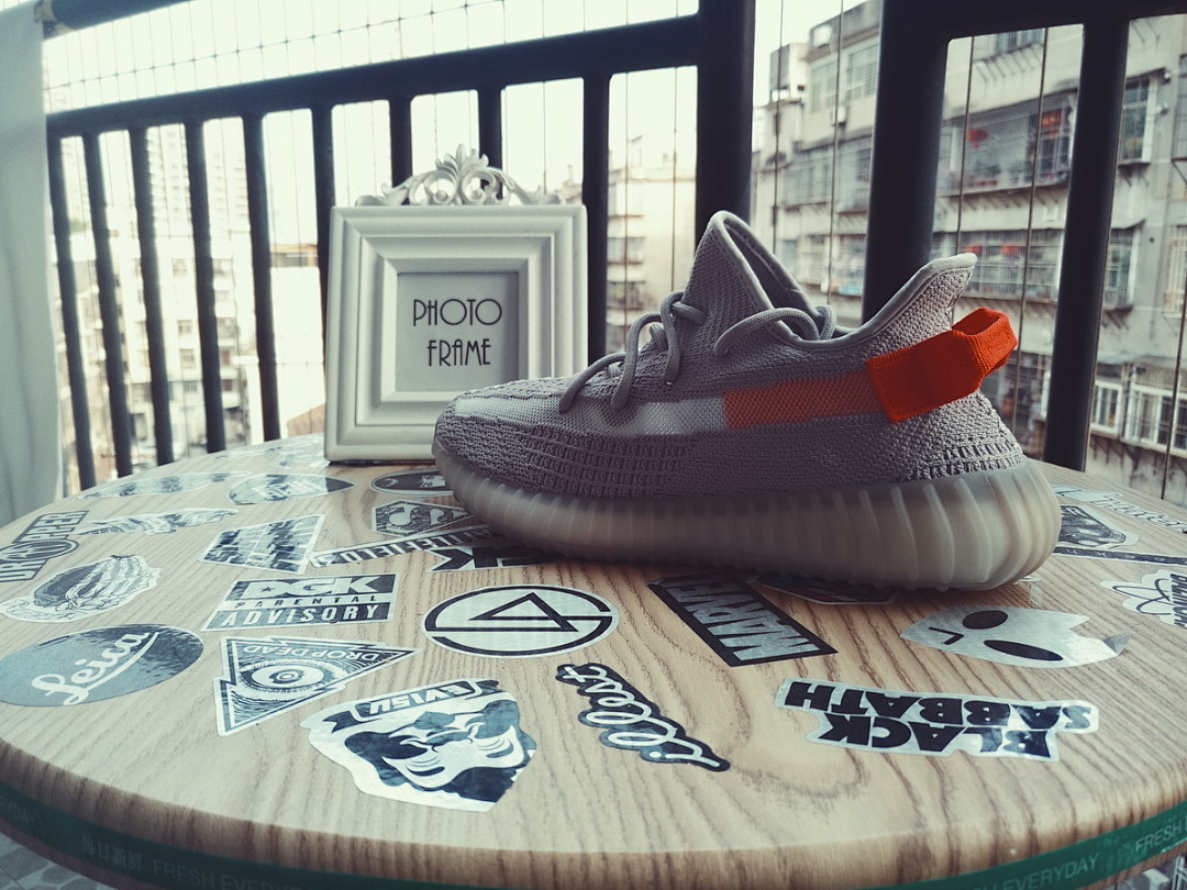 yupoo_361843_dcc4a6b8.jpg 【AB1AH】尾灯9017 阿迪达斯椰子350二代 本地真爆米花 FX9017 adidas Yeezy Boost 350 V2 “Tail Light”Real Boost