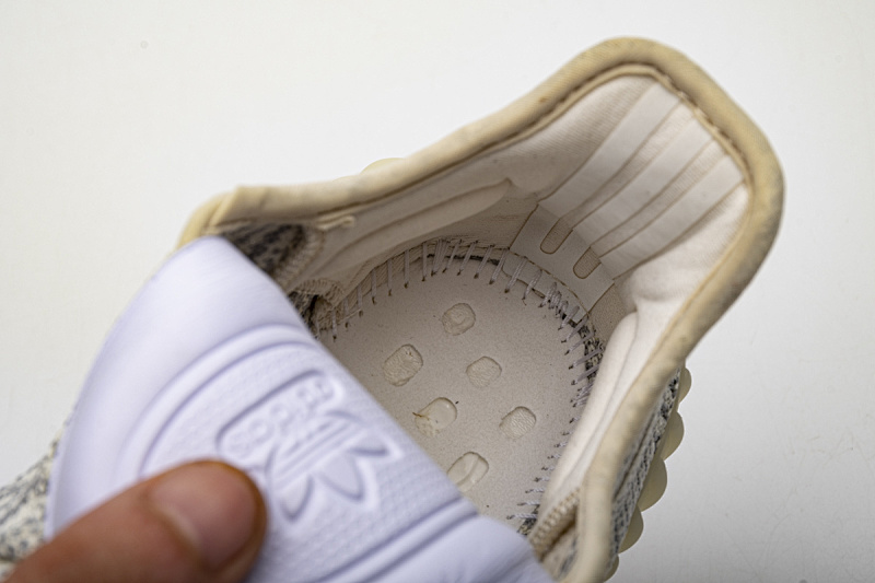 yupoo_362317_6ad3f6dc.jpg 【AB1AH】须白天使9161 本地版真爆米花 椰子Adidas Yeezy 350 Boost V2 "Lundmark" FU9161