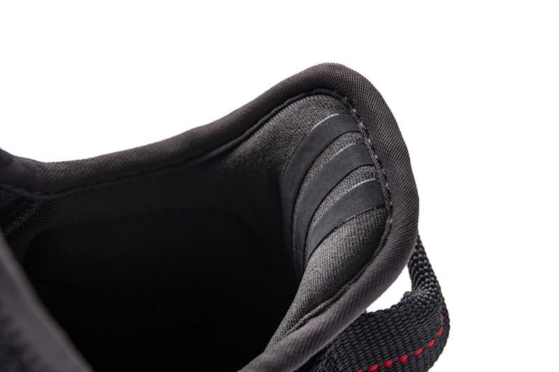 yupoo_362594_a28ab57c.jpg 【AB1AH】黑满天星9007 阿迪达斯椰子350二代本地真爆米花 Adidas Yeezy Boost 350 V2 Black Reflective FU9007