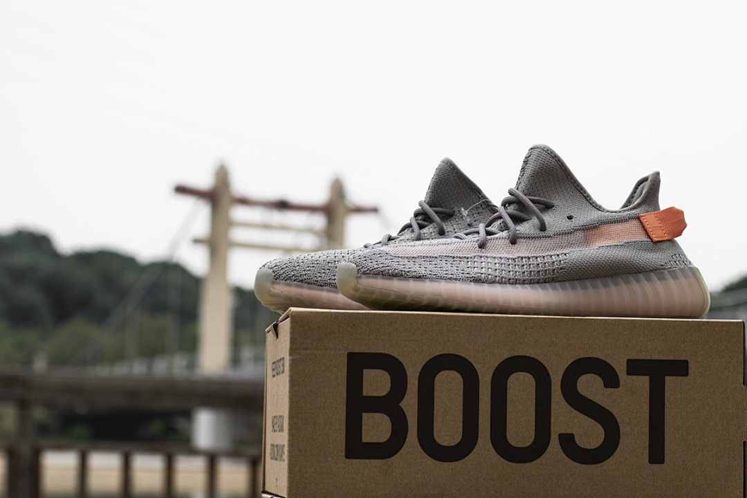 【AB1AH】欧洲 7492   Adidas Yeezy Boost 350 V2 “True Form”EG7492