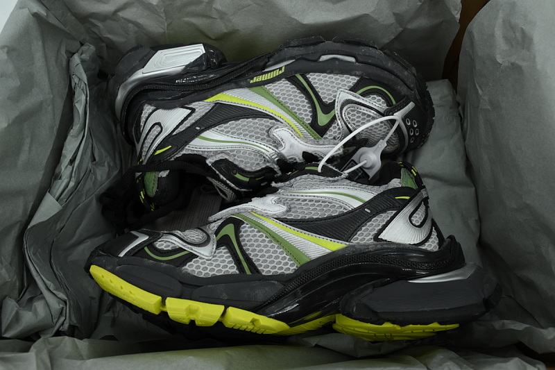yupoo_363292_0e5f0a2f.jpg 【EA5LJ】黑绿-15 巴黎世家2.0 779064 W3RXP 2315 Balenciaga Wms running shoes in black and green