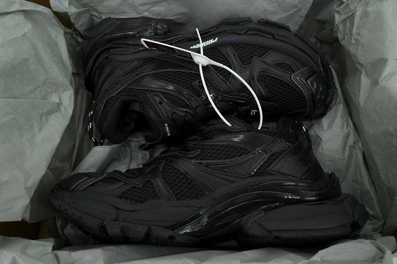yupoo_363340_ed5946e0.jpg 【EA5LJ】全黑-13 巴黎世家2.0 779064 W3RXP 1090 Balenciaga running shoes in black