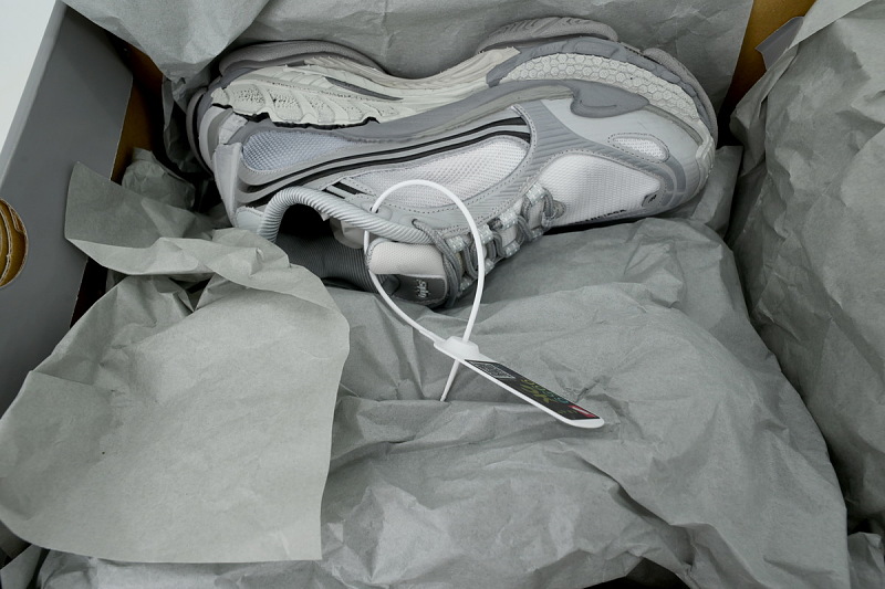 【DA0LJ】灰黑-5 巴黎世家24代减震运动跑步鞋 865851 WTR2G 1800 Balenciaga Triple S 2 'Gradient Grey'