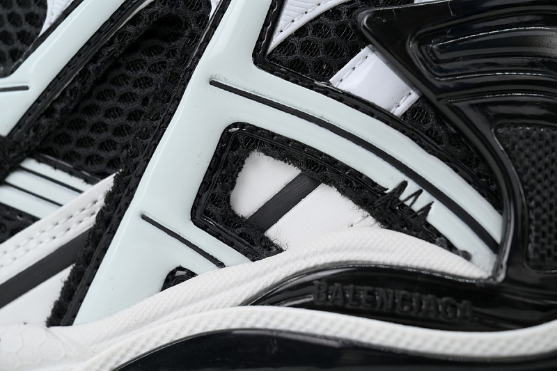 【EA5P7】黑白 巴黎世家7代减震运动跑步灯鞋 677403 W3RB2 9010 Balenciaga Runner Black White