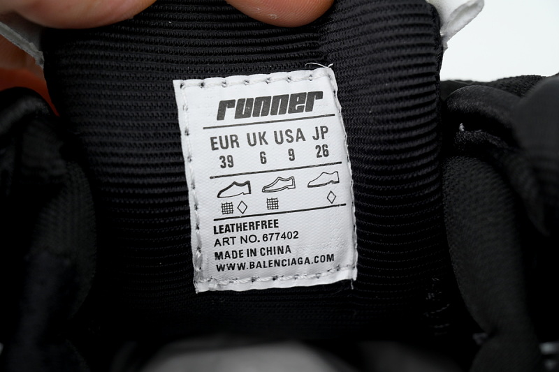 【EA1LJ】黑白-5 巴黎世家7代灯鞋减震运动跑步鞋 853225 WRNLD 9010 Balenciaga Runner Black and White