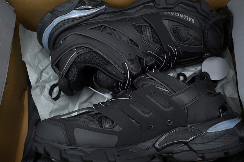 【DA0P7】黑色有灯 巴黎3代灯鞋 Balenciaga Track Sneaker Black