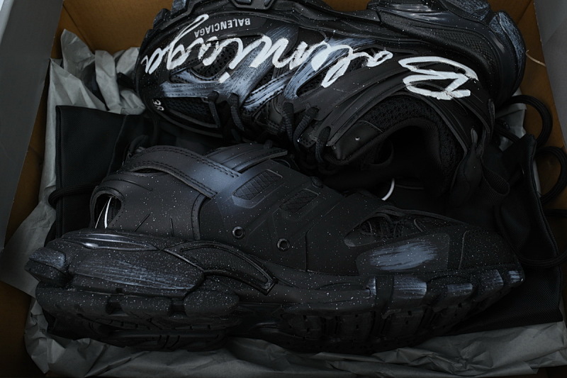 【DA0LJ】白字涂鸦 巴黎3代时尚复古低帮跑鞋 542436 WTRHW 1090 Balenciaga Track Sneaker White Graffiti