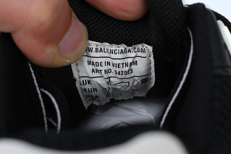【DA0P7】白黑 巴黎3代时尚复古低帮跑鞋 Balenciaga Track Sneaker White Black