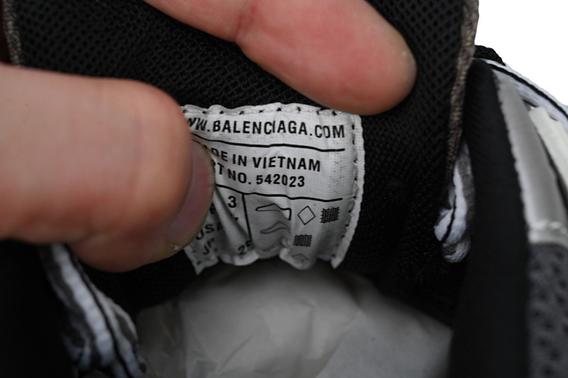 【DA0P7】灰白黑 巴黎3代时尚复古低帮跑鞋 Balenciaga Track Sneaker Grey White Black