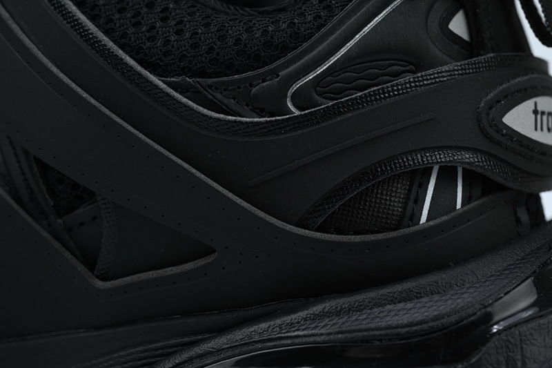 【DA0P7】黑色-1 巴黎3代时尚复古低帮跑鞋 Balenciaga Track Sneaker Black