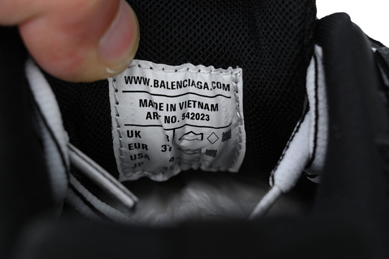 【DA0P7】黑白 巴黎3代时尚复古低帮跑鞋 Balenciaga Track Sneaker Black and White