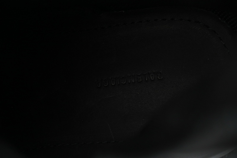 【EA7ET】黑色 巴黎世家 厚底马丁靴休闲军靴德比靴鞋 Balenciaga Strike Black