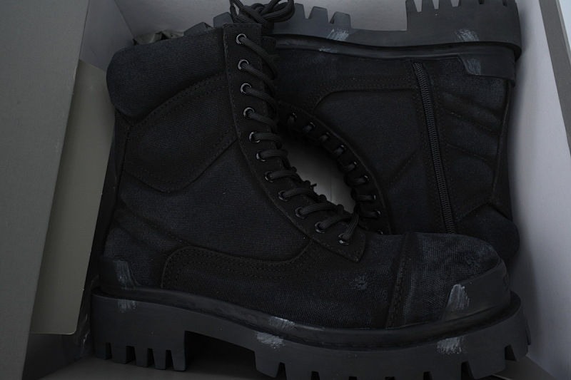 【EA7ET】黑色 巴黎世家 厚底马丁靴休闲军靴德比靴鞋 Balenciaga Strike Black