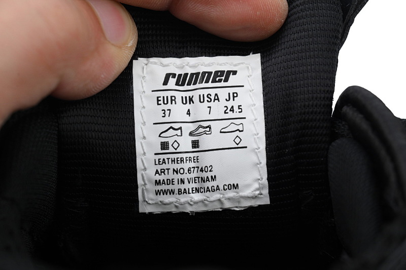 【CA1P7】全黑 巴黎世家7代减震运动跑步鞋656065 W3RA1 1000 Balenciaga Runner Black