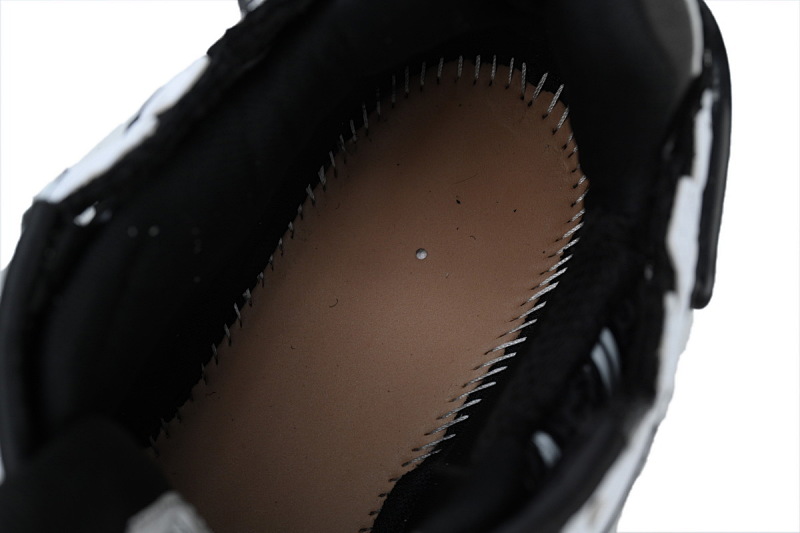 【CA1P7】黑白 巴黎世家7代减震运动跑步鞋 677403 Q3RB2 9010 Balenciaga Runner Black White