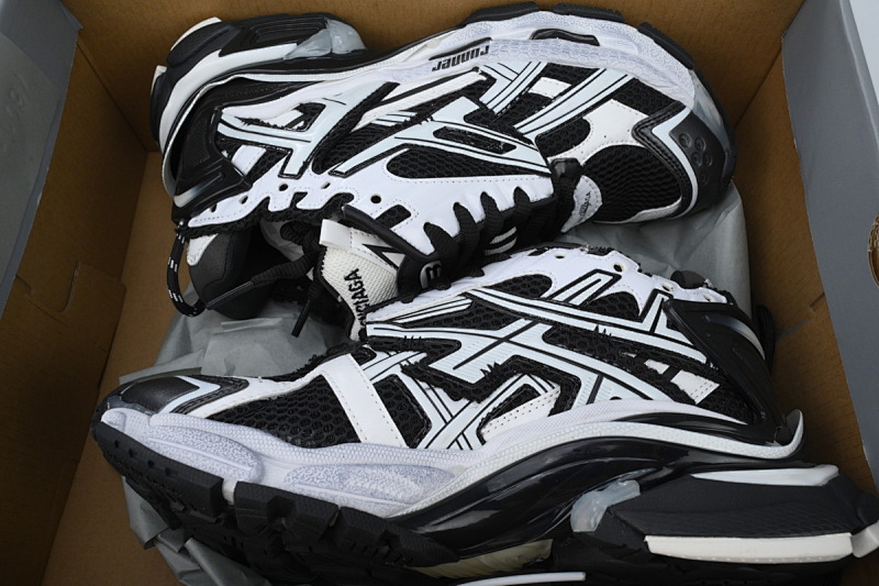 【CA1P7】黑白 巴黎世家7代减震运动跑步鞋 677403 Q3RB2 9010 Balenciaga Runner Black White