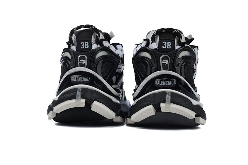 【CA1P7】黑白 巴黎世家7代减震运动跑步鞋 677403 Q3RB2 9010 Balenciaga Runner Black White