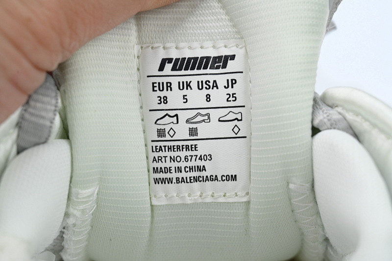 【CA1P7】米浅蓝 巴黎世家7代减震运动跑步鞋 677402 W3RB2 8100 Balenciaga Runner Mi Light Blue