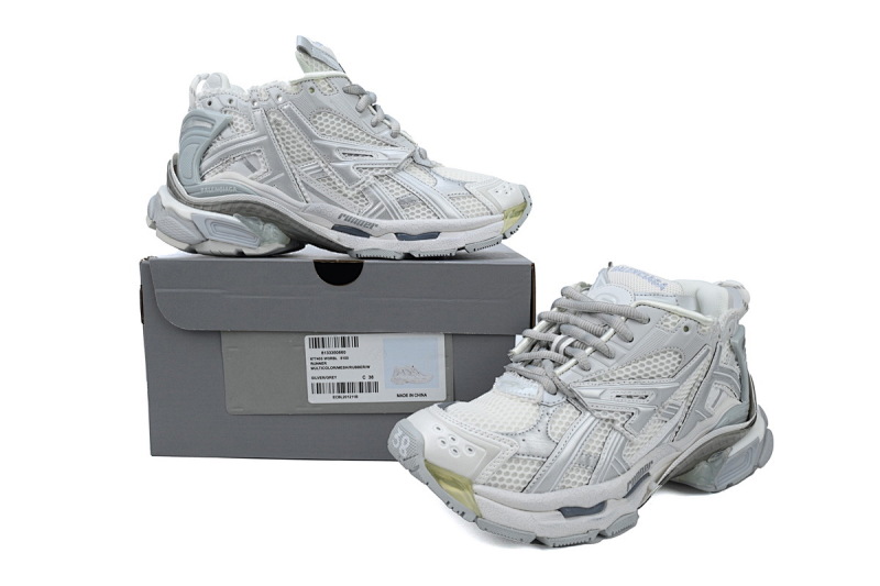 【CA1P7】米浅蓝 巴黎世家7代减震运动跑步鞋 677402 W3RB2 8100 Balenciaga Runner Mi Light Blue