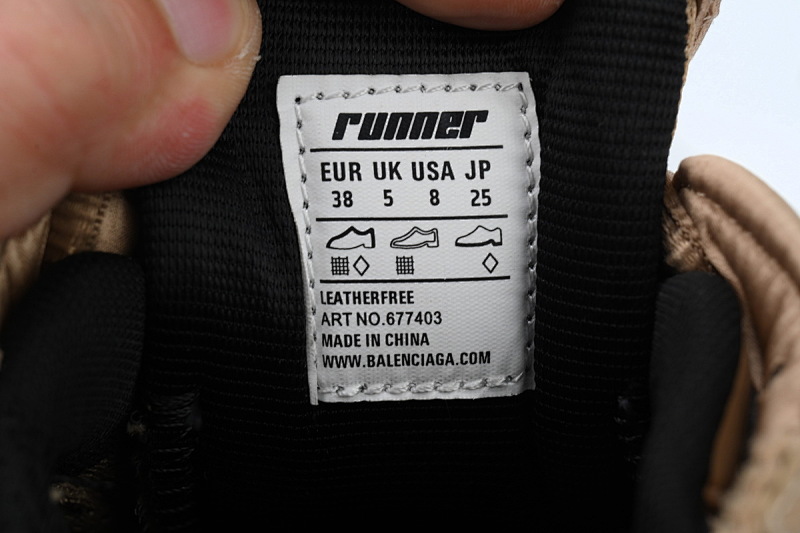 【CA1P7】黑褐色 巴黎世家7代减震运动跑步鞋 677402 W1RA8 0125 Balenciaga Dark Brown