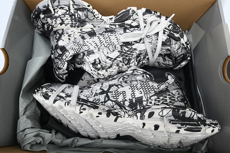 yupoo_368251_6bc1bd7b.jpg 【CA5AH】涂鸦黑白纹 巴黎10代跑鞋 734734 W2RG3 9010 Balenciaga Black and White