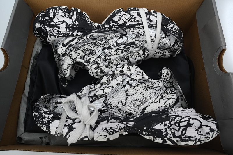 yupoo_368443_edf46756.jpg 【DA7LJ】白涂鸦-38 巴黎10代跑鞋 734731 W3XDC 0135 Balenciaga Luminous White Graffiti