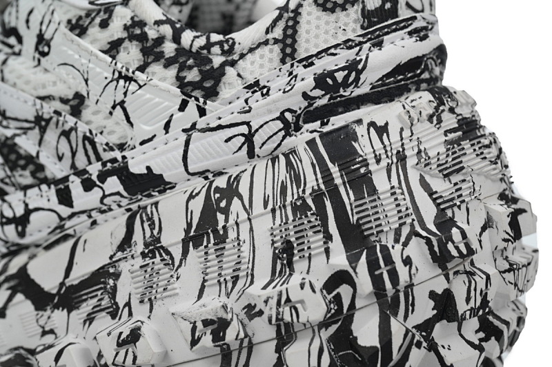 【EA0LJ】白涂鸦-15巴黎轮胎鞋 685611 W2RAM 9010 Balenciaga Defender Graffiti