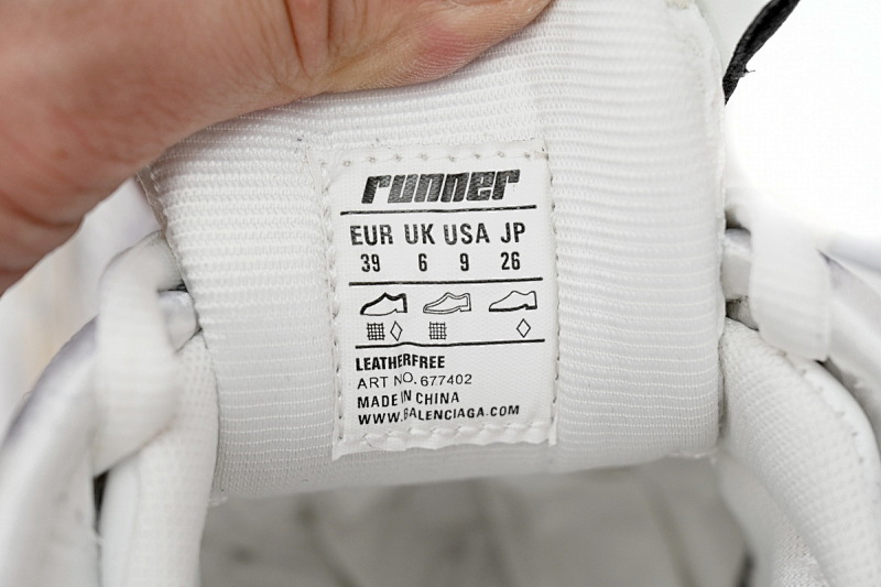 yupoo_372409_79d96172.jpg 【EA5LJ】白黑字-88 巴黎世家7代减震运动跑步鞋 677402 W3RBQ 9010 Balenciaga Runner White And Black Characters