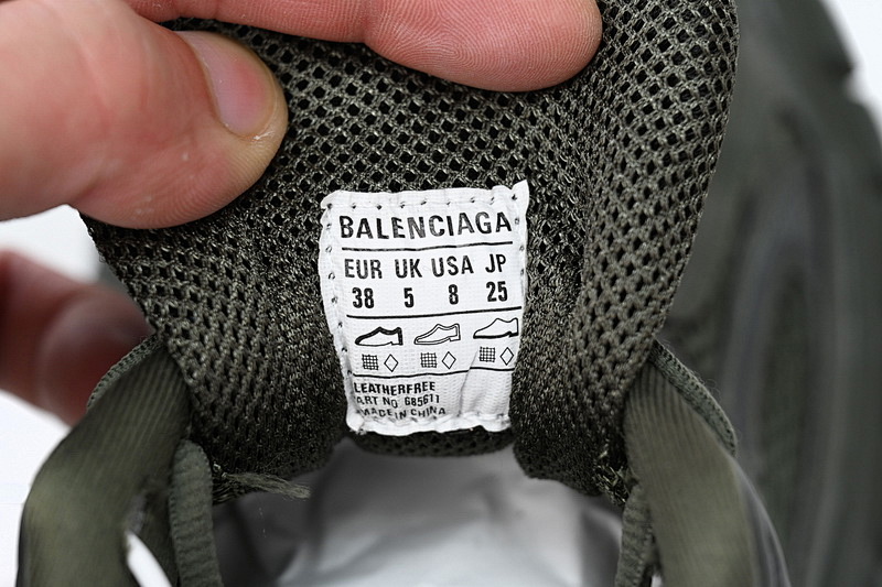 【EA0LJ】墨绿-7 巴黎轮胎鞋 685611 W2RA6 3000 Balenciaga Defender Blackish Green