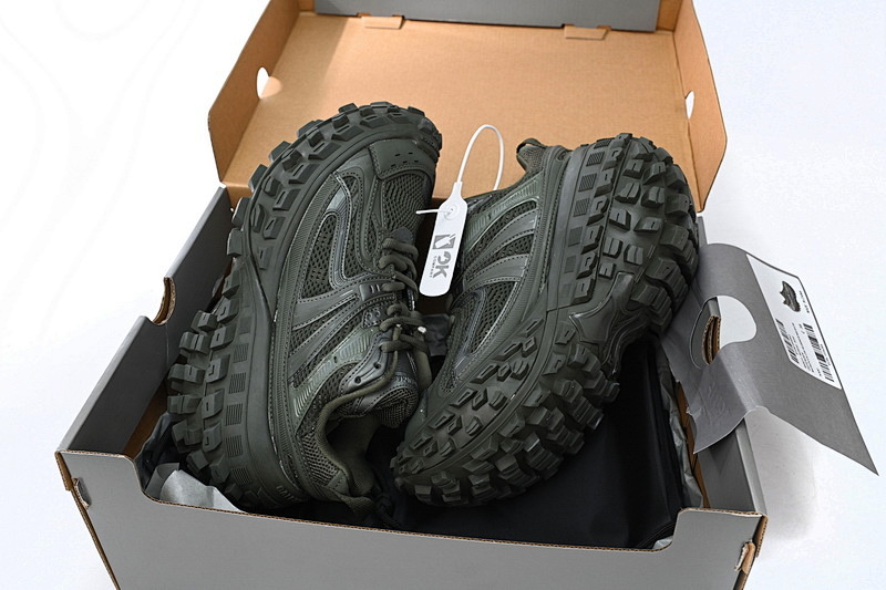 【EA0LJ】墨绿-7 巴黎轮胎鞋 685611 W2RA6 3000 Balenciaga Defender Blackish Green