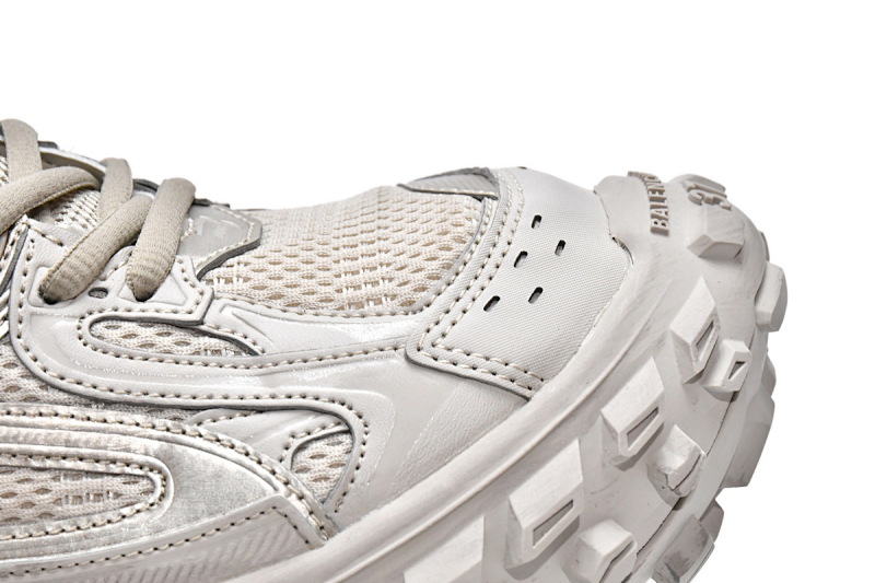 【EA0LJ】卡其-3 巴黎轮胎鞋 685611 W2RA6 9700 Balenciaga Defender Beige