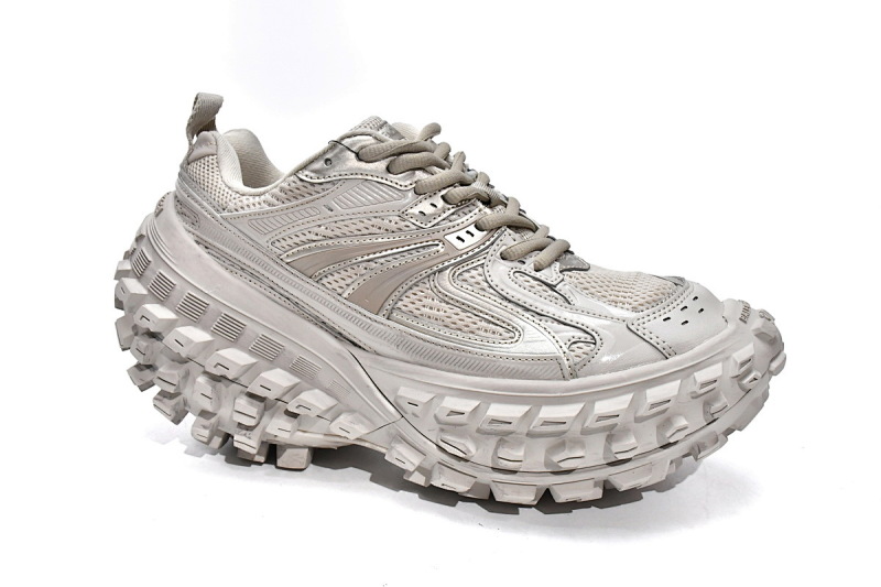 【EA0LJ】卡其-3 巴黎轮胎鞋 685611 W2RA6 9700 Balenciaga Defender Beige