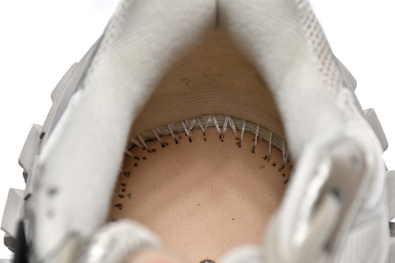 【EA0LJ】卡其-3 巴黎轮胎鞋 685611 W2RA6 9700 Balenciaga Defender Beige