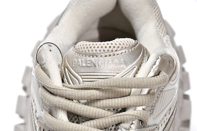 【EA0LJ】卡其-3 巴黎轮胎鞋 685611 W2RA6 9700 Balenciaga Defender Beige