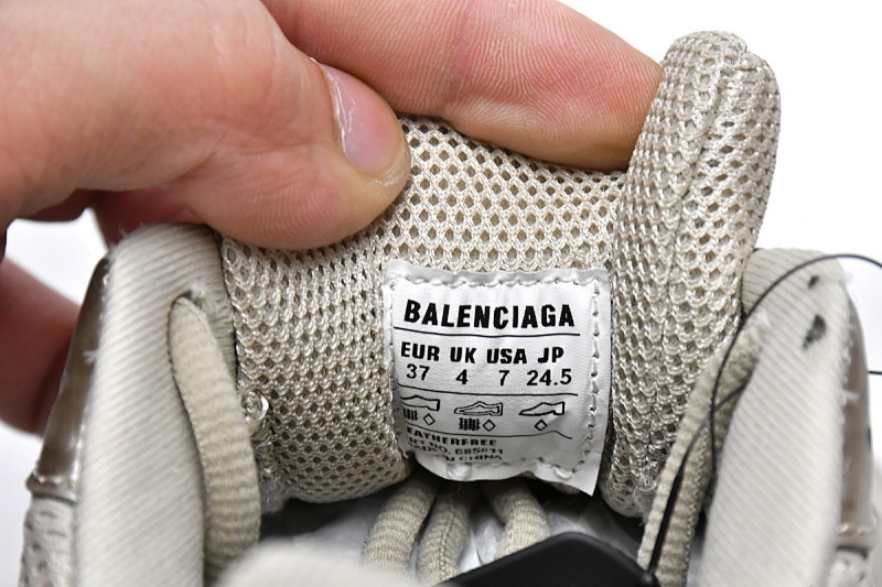 【EA0LJ】卡其-3 巴黎轮胎鞋 685611 W2RA6 9700 Balenciaga Defender Beige