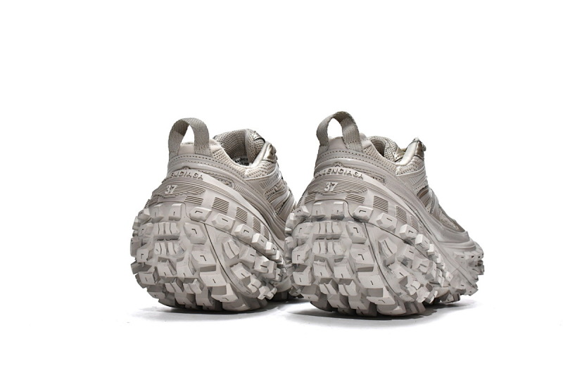 【EA0LJ】卡其-3 巴黎轮胎鞋 685611 W2RA6 9700 Balenciaga Defender Beige