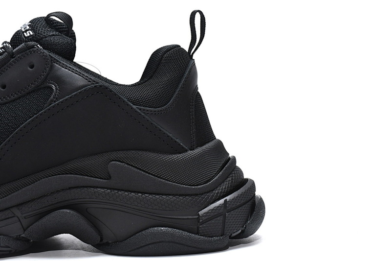 【CA0LJ】全黑不做旧 巴黎世家8层组合TPU复古鞋 541624 W0901 1100 Balenciaga Triple S Black
