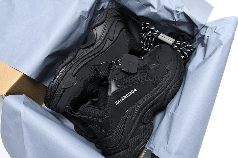 【CA0LJ】全黑不做旧 巴黎世家8层组合TPU复古鞋 541624 W0901 1100 Balenciaga Triple S Black
