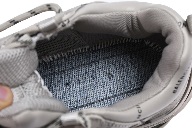 【CA0LJ】卡其联名 巴黎世家8层组合TPU复古鞋 524039 W2FA1 9710 Balenciaga Triple S Letter Beige