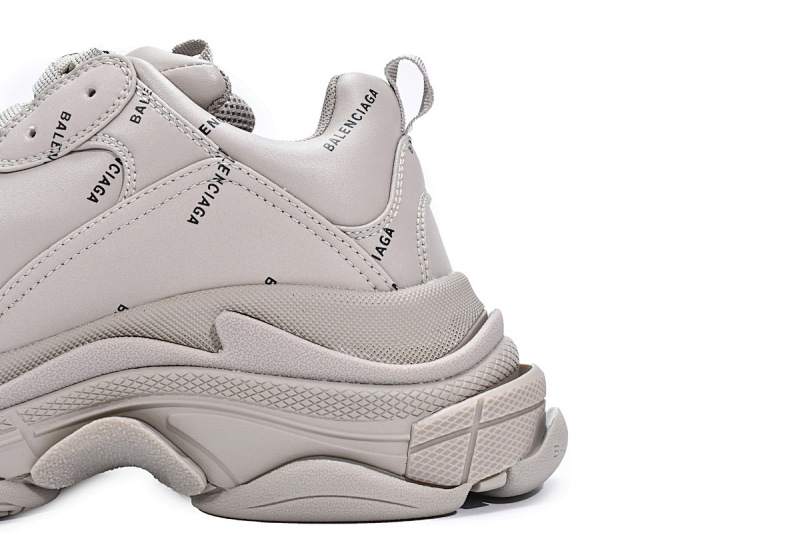 【CA0LJ】卡其联名 巴黎世家8层组合TPU复古鞋 524039 W2FA1 9710 Balenciaga Triple S Letter Beige