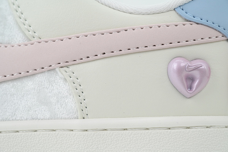 yupoo_378218_54f598cb.jpg 【AA3QF】26年情人节 耐克空军一号板鞋 IQ4937-161 Nike Wmns Air Force 1 'Valentine's Day' 2026