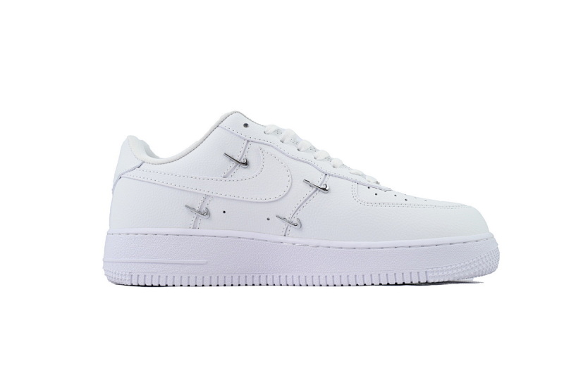 yupoo_379604_c7e98952.jpg 【AA3QF】-39银勾 耐克空军一号板鞋 CT1990-100 Nike Air Force 1 '07 LX 'Sisterhood - White Metallic Silver'