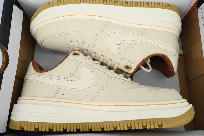 【BD5QF】-113新米色 空军低帮运动板鞋休闲鞋 DB4109-200 Nike Air Force 1 Luxe 'Pecan'