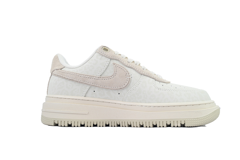【BD5QF】-129骨色 空军低帮运动板鞋休闲鞋 DD9605-100 Nike Air Force 1 Luxe 'Triple White'