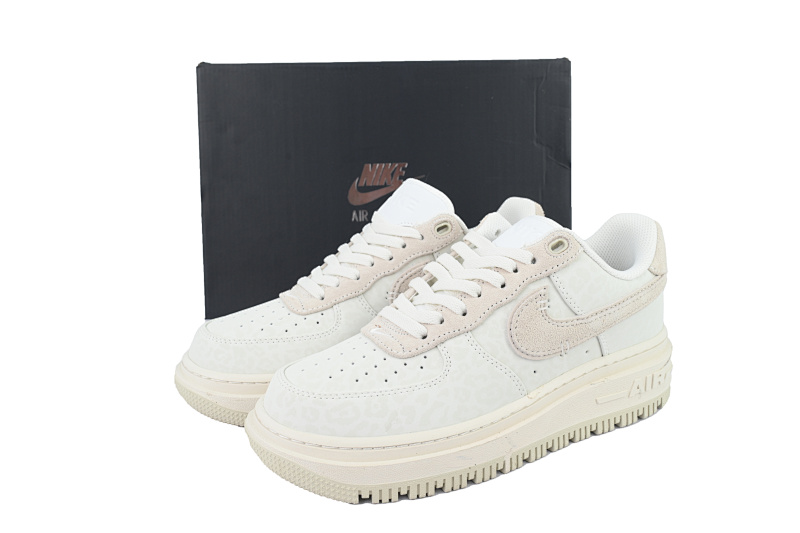 【BD5QF】-129骨色 空军低帮运动板鞋休闲鞋 DD9605-100 Nike Air Force 1 Luxe 'Triple White'