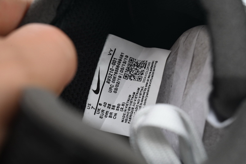 【BA3QF】黑银OW 空军低帮联名板鞋 AV5210-001 OFF White X Air Force 1 ’07 Low MOMA