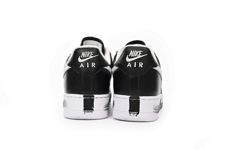 【DA7OG】权志龙	OG版本空军低帮板鞋 AQ3692-001 PEACEMINUSONE x Nike Air Force 1“Para-noise”
