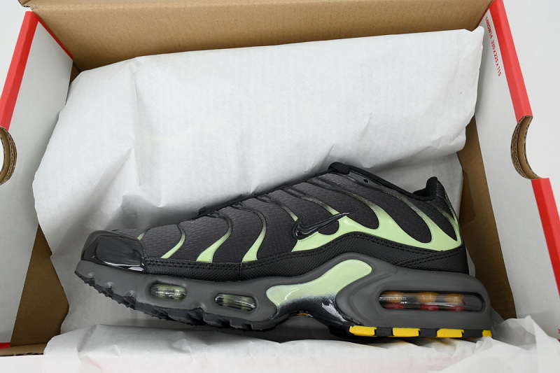 yupoo_382719_ecba6a3a.jpg 【BA3MA】黑绿 耐克 NIKE 休闲时尚跑步鞋 DM0032-035 Nike Air Max Plus Black Green