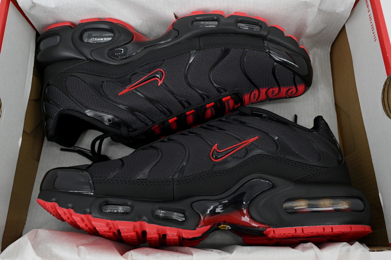 yupoo_383833_6ee1a4ba.jpg 【BA3MA】黑红-010 耐克 NIKE 休闲时尚跑步鞋 IM4868-010 Nike Air Max Plus 'Sith Lightsaber'